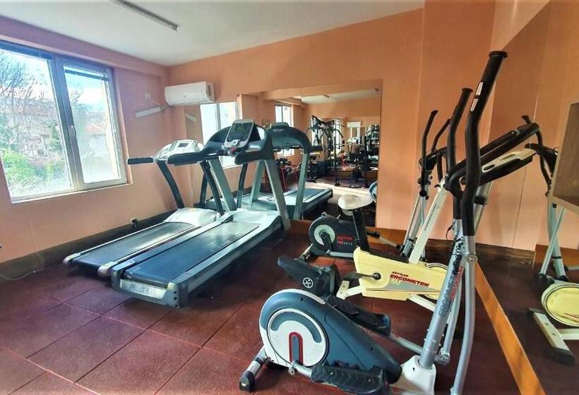 Cămin хотел дунав свищов