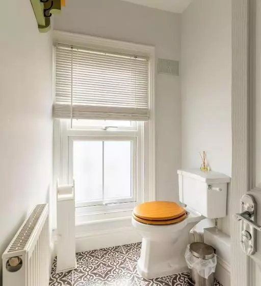 Host & Stay   Cabbell Towers