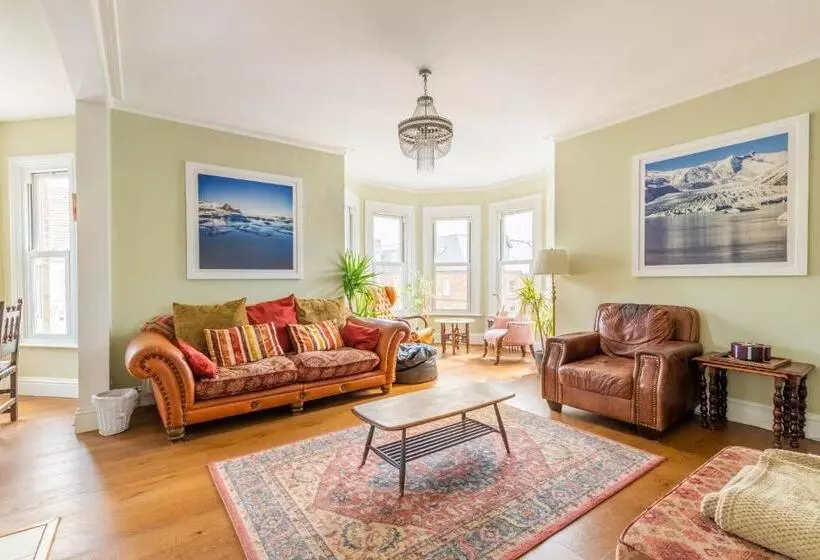 Host & Stay   Cabbell Towers