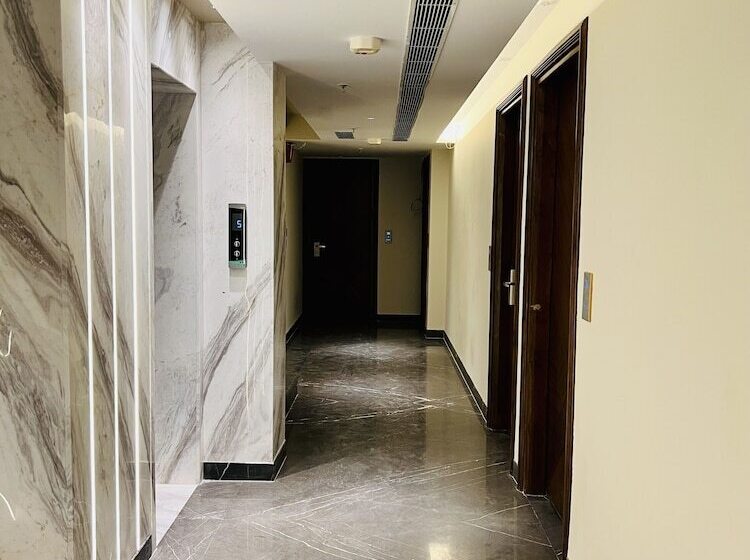 Отель The Prime Delhi