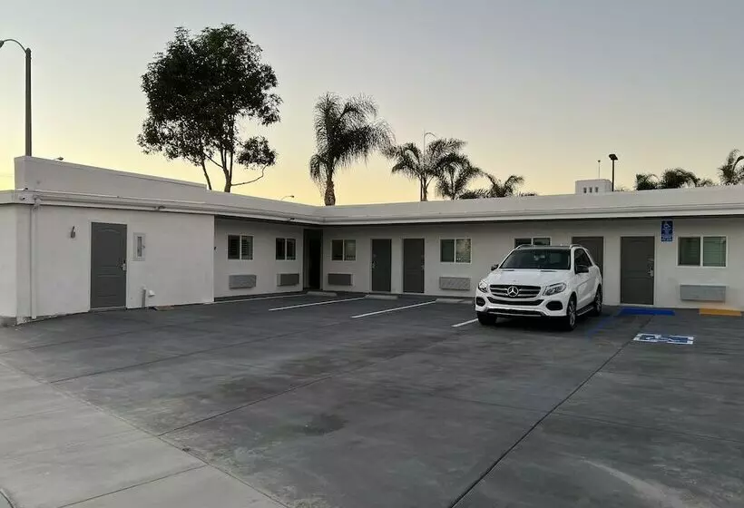 Motelli Erth Inn By Aga Bell Gardens