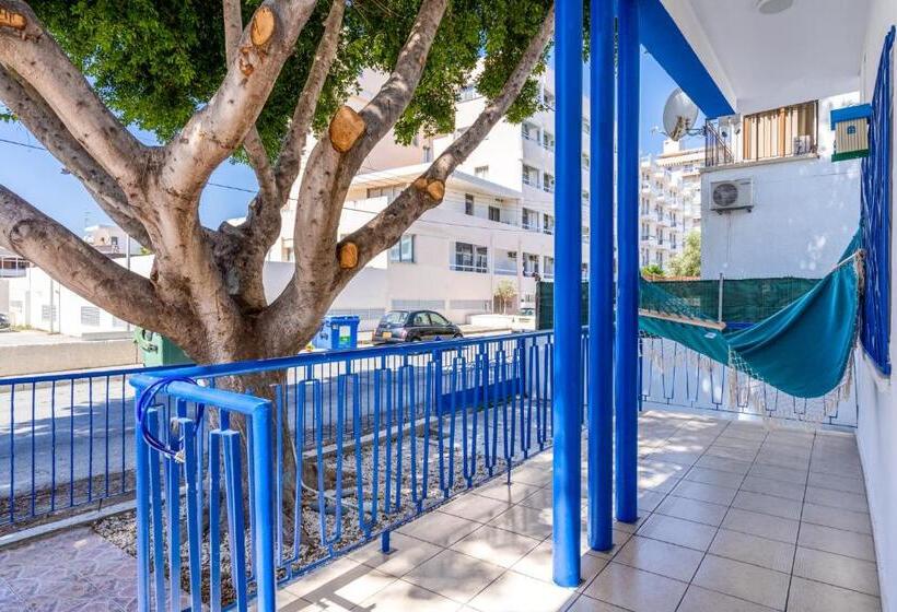 Nala   2 Br Apartment In Larnaca