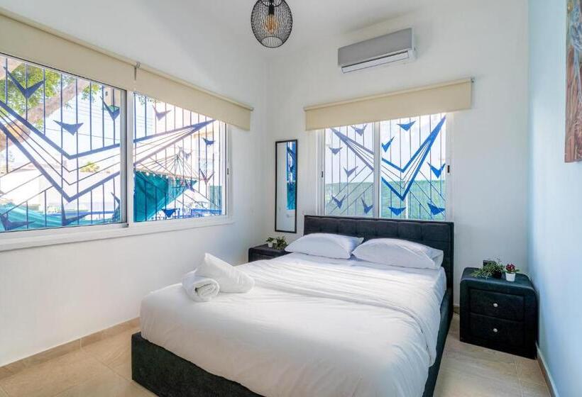 Nala   2 Br Apartment In Larnaca