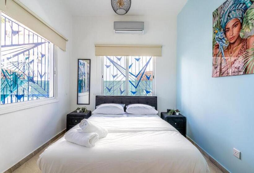 Nala   2 Br Apartment In Larnaca