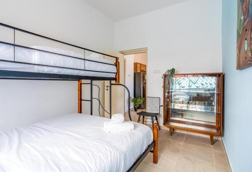 Nala   2 Br Apartment In Larnaca