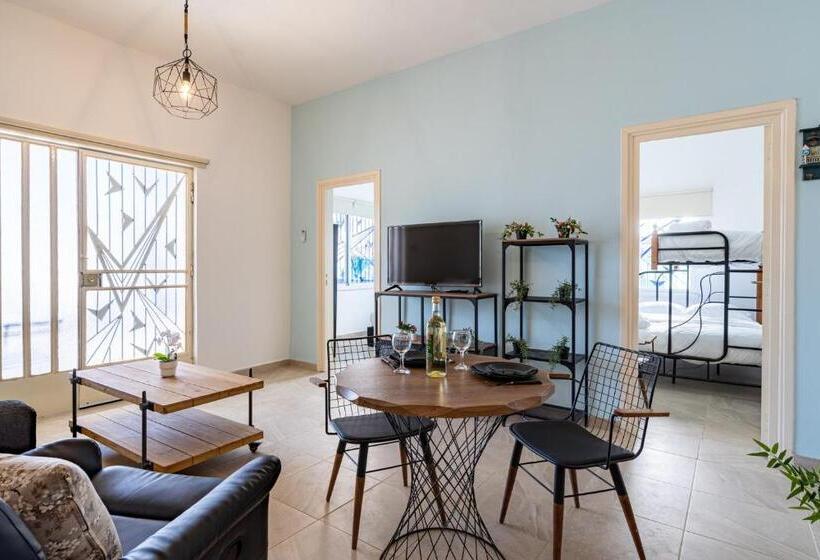 Nala   2 Br Apartment In Larnaca