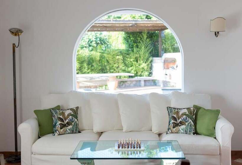 Villa Aurora Pool & Fitness