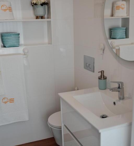 Yellow Sweet Home Maria E Beatriz