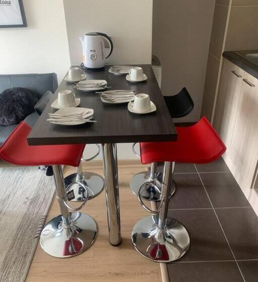 Depto Full Equipado Con Estacionamiento Y Piscina