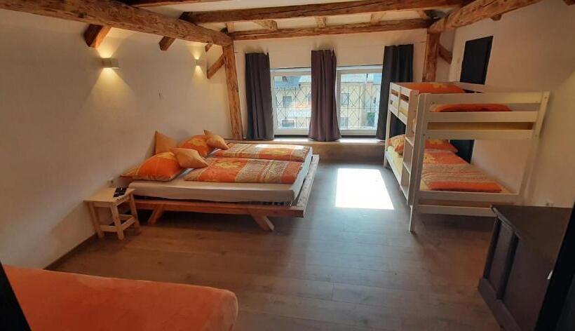 Bed and Breakfast K2 Brunnen Haus