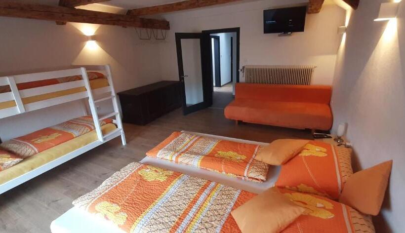 Bed and Breakfast K2 Brunnen Haus