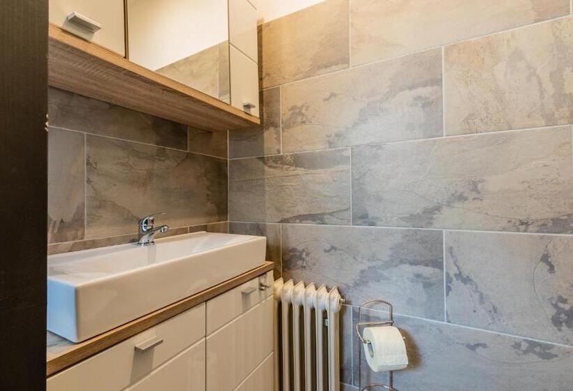 Bed and Breakfast K2 Brunnen Haus