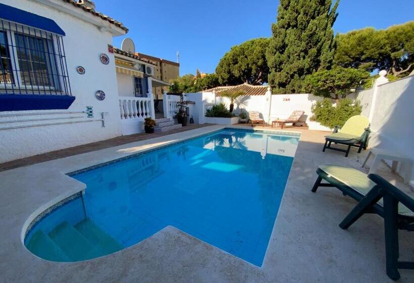 Family Villa With Pool, Walk To Beach, Restaurants And Shopping