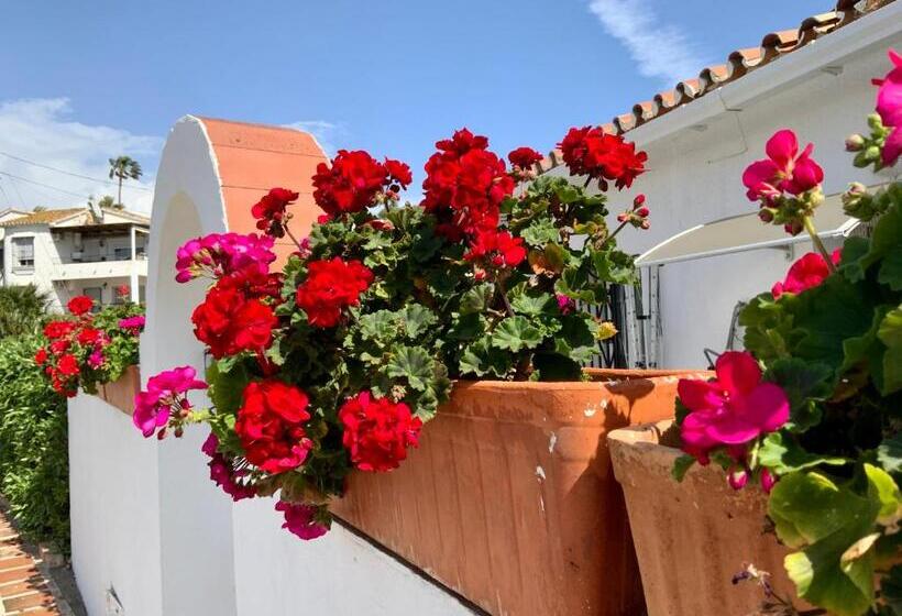 Family Villa With Pool, Walk To Beach, Restaurants And Shopping