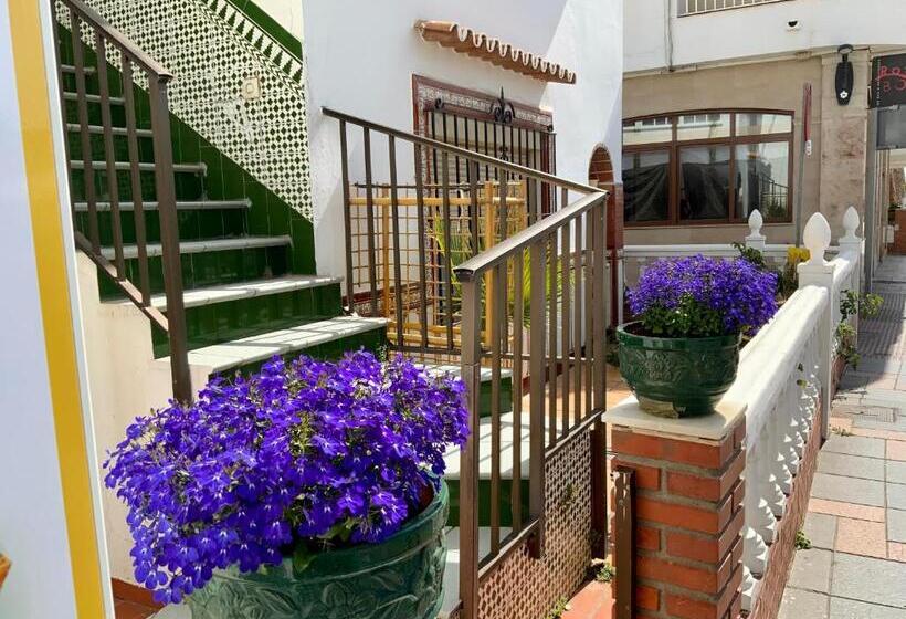 Family Villa With Pool, Walk To Beach, Restaurants And Shopping