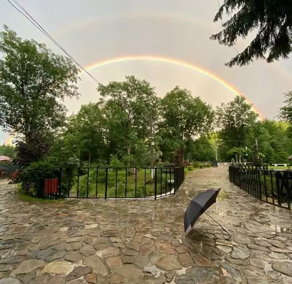 Hotelli La Răscruce De Ape