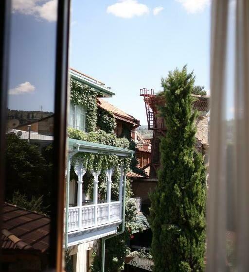 هتل Mukhrantubani Boutique