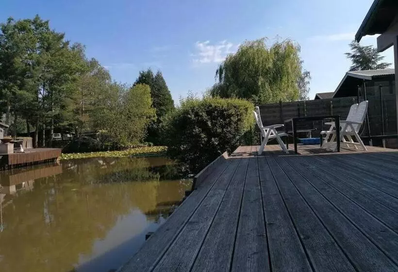 Le Canard: Rustig Genieten Aan Het Water