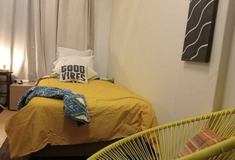 پانسیون City Stadium 5 Minutes Walk