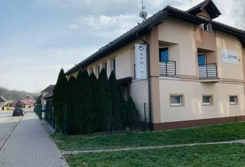 Majatalo Ubytovňa Gemini