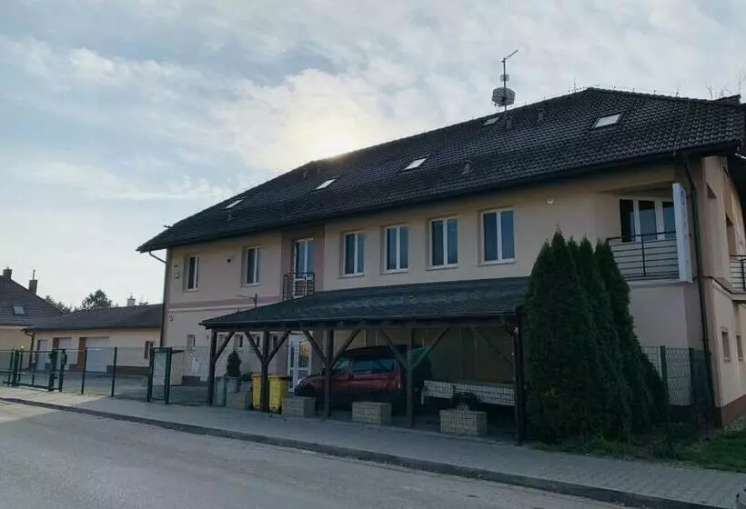 Majatalo Ubytovňa Gemini