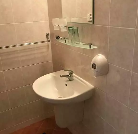 Majatalo Ubytovňa Gemini