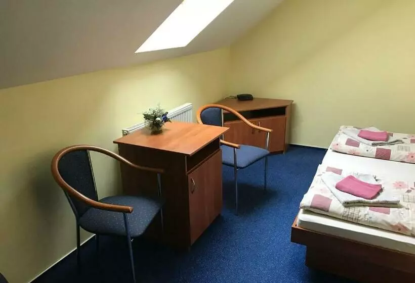 Majatalo Ubytovňa Gemini