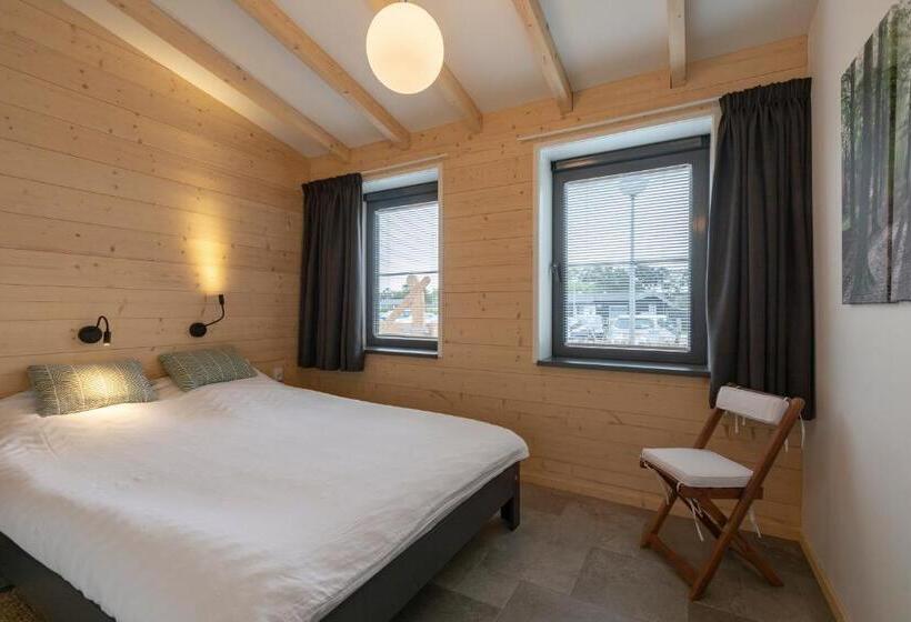 Attractive Home With Terrace