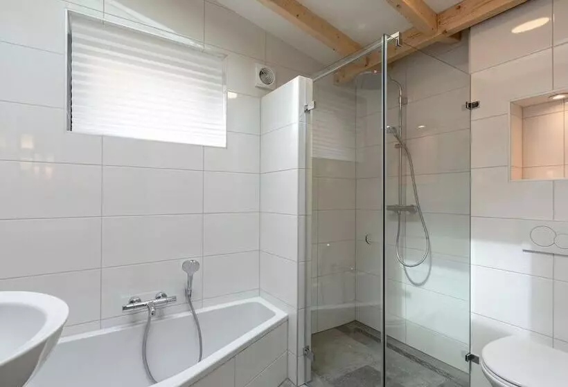 Attractive Home With Terrace