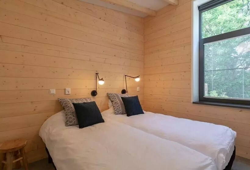 Attractive Home With Terrace