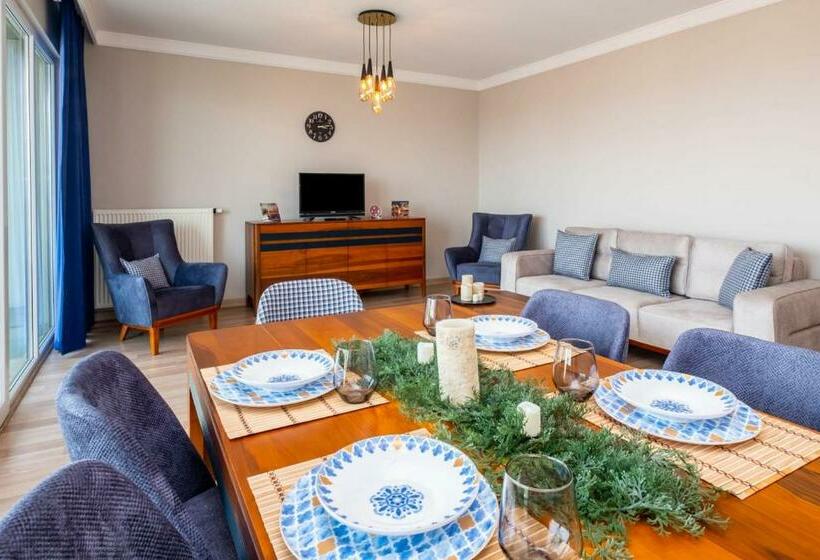 Superb Flat Close To Saw With Shared Pool In Tuzla