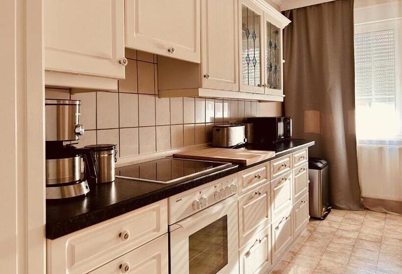 Casa Rehse I Stilvolles Apartment I 24h Self Check In I Kostenlos Parken & Wlan I 55 Zoll Smart&kabe