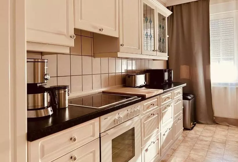 Casa Rehse I Stilvolles Apartment I 24h Self Check In I Kostenlos Parken & Wlan I 55 Zoll Smart&kabe