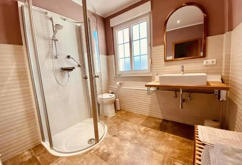 Casa Rehse I Stilvolles Apartment I 24h Self Check In I Kostenlos Parken & Wlan I 55 Zoll Smart&kabe