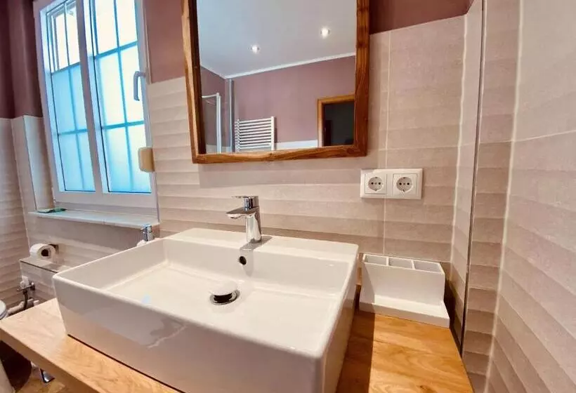 Casa Rehse I Stilvolles Apartment I 24h Self Check In I Kostenlos Parken & Wlan I 55 Zoll Smart&kabe