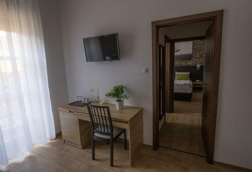 膳宿费 Anna Vendégház