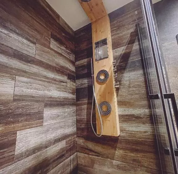 Majatalo Bel Air Gare By Carl Emilie 2 Personnes