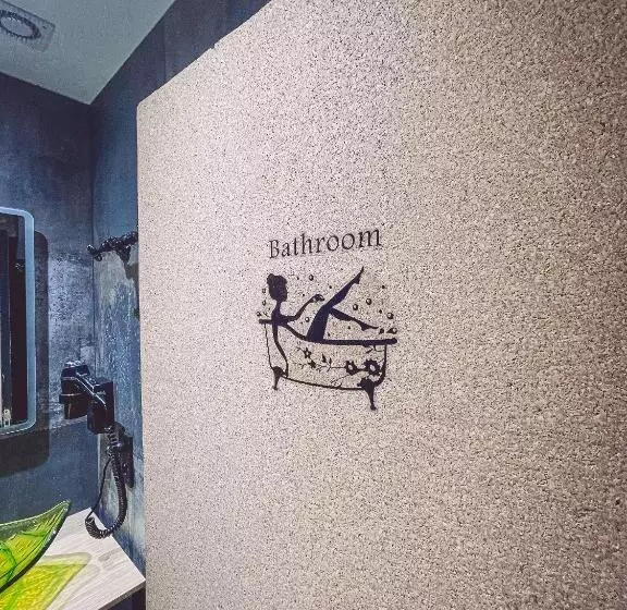 Majatalo Bel Air Gare By Carl Emilie 2 Personnes