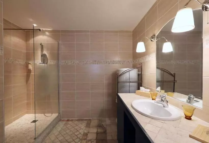 پانسیون Les Canoubiers Luxe Et Sérénité Au Cœur De Saint Tropez Suites Spacieuses Avec Jardin Enchanteur