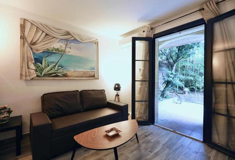 پانسیون Les Canoubiers Luxe Et Sérénité Au Cœur De Saint Tropez Suites Spacieuses Avec Jardin Enchanteur