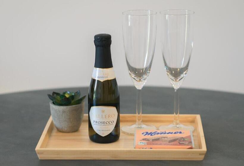 Room 4 Art Appartments Nr.1 In Vienna Center