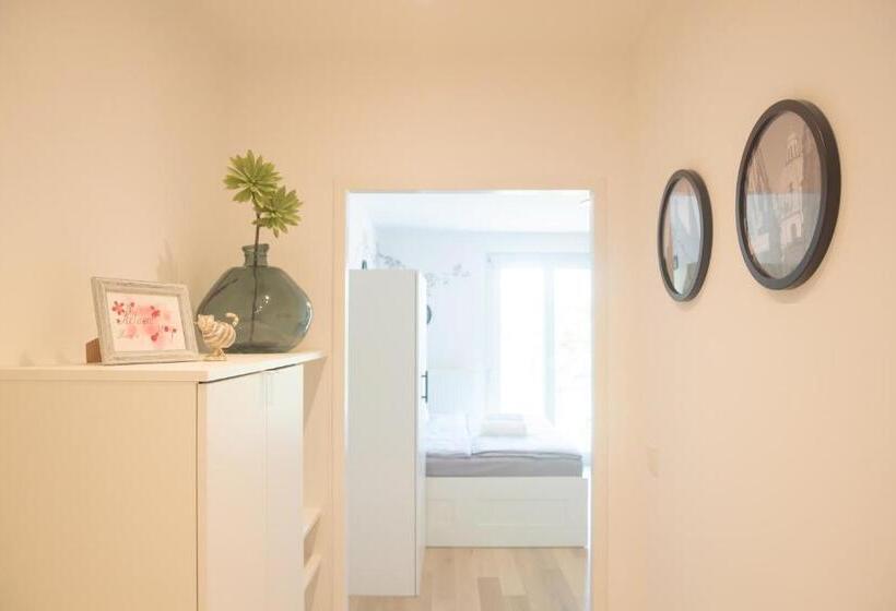 Room 4 Art Appartments Nr.1 In Vienna Center