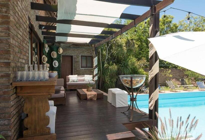 Divina Casa En Carrasco Con Piscina