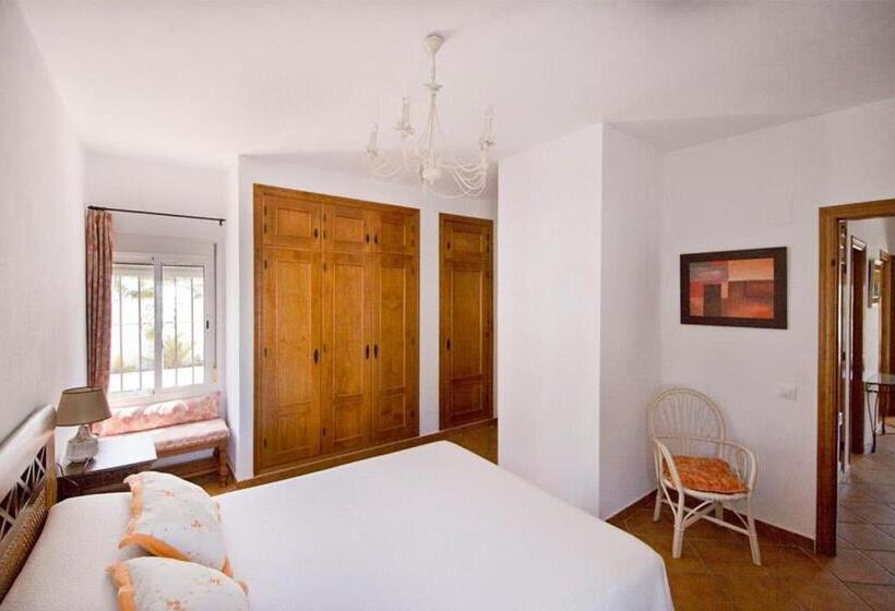 Espectacular Villa Con Piscina En Conil Cl 5c