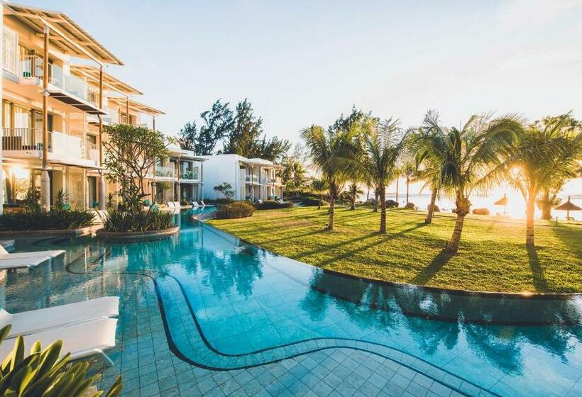 هتل Victoria Beachcomber Resort & Spa   Victoria For 2   Adults Only