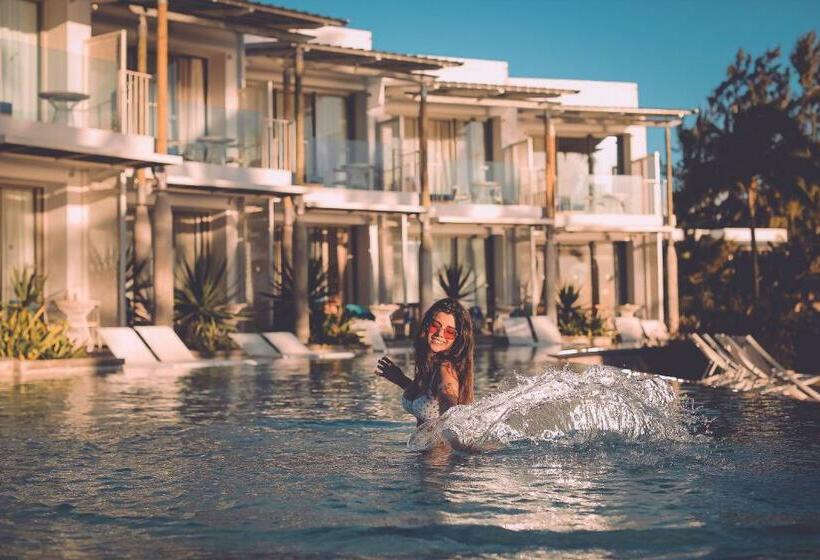 هتل Victoria Beachcomber Resort & Spa   Victoria For 2   Adults Only