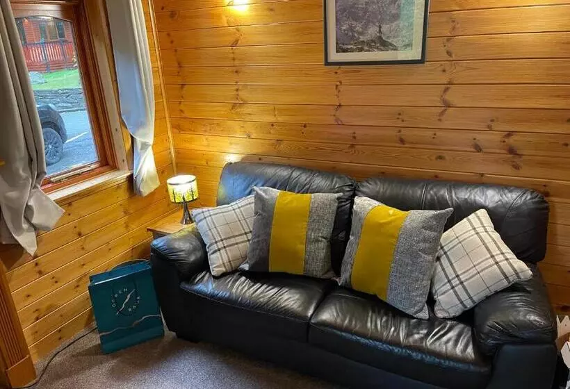 L10   The Conwy Spa With Hot Tub