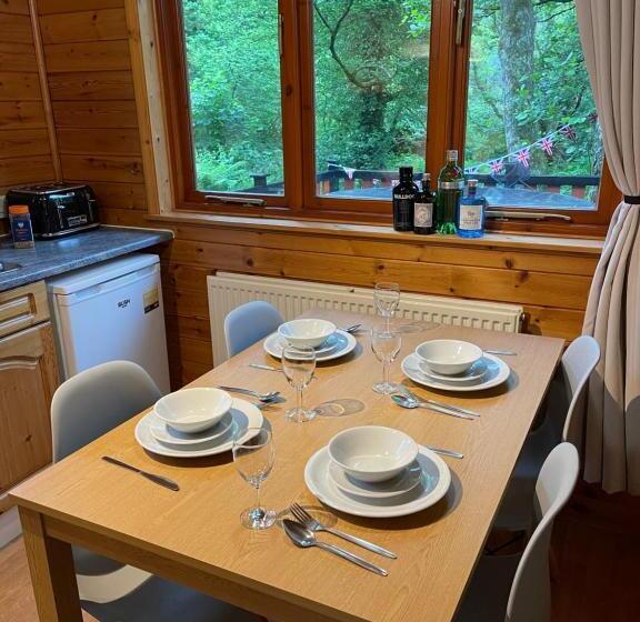 L10   The Conwy Spa With Hot Tub