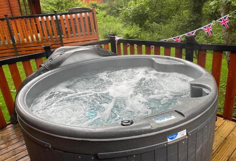 L10   The Conwy Spa With Hot Tub