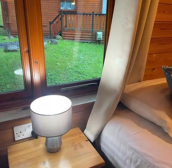 L10   The Conwy Spa With Hot Tub